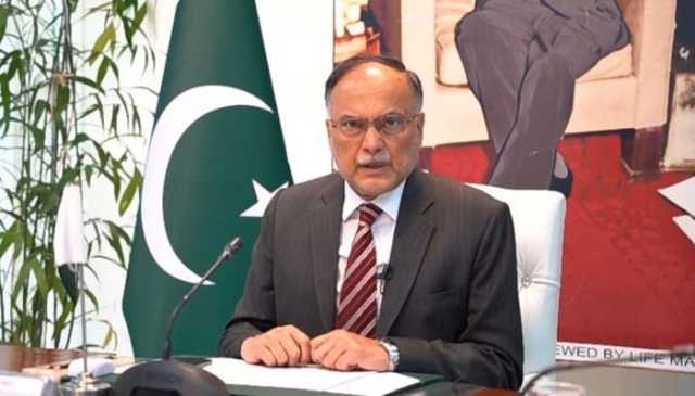 پاکستان میں بڑھتی آبادی بچوں میں غذائی قلت کو بڑھا رہی ہے: احسن اقبال