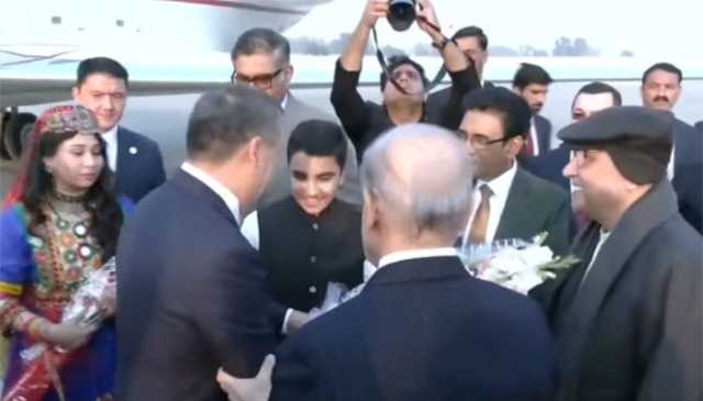 کرغزستان کے صدر 2 روزہ دورے پر اسلام آباد پہنچ گئے