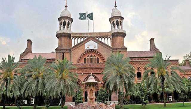 لاہور ہائیکورٹ، 13 سالہ بچے کو حقیقی والدین سے لے کر لے پالک والدین کے حوالے کرنے کا حکم