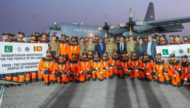 پاکستانی سی 130 طیارہ امدادی ٹیم اور سامان لے کر کولمبو پہنچ گیا