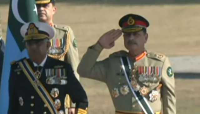 چیف آف ڈیفنس فورسز فیلڈ مارشل سید عاصم منیر کو گارڈ آف آنر پیش