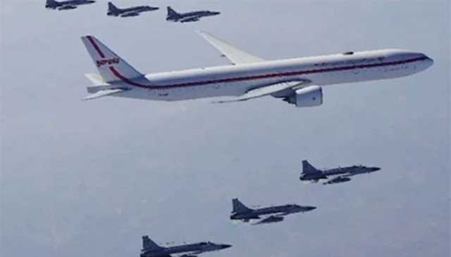 پاک فضائیہ کے جے ایف 17 طیاروں نے انڈونیشی صدر کا طیارہ حصار میں لے لیا