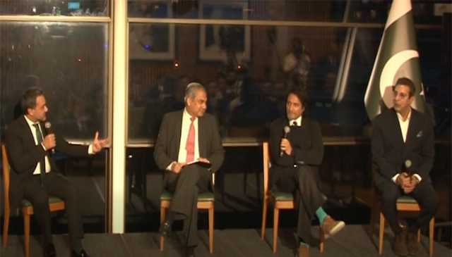 لندن، پی ایس ایل روڈ شو، بڑے اعلانات