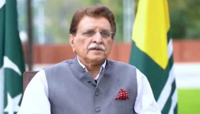 سابق وزیراعظم آزاد کشمیر راجہ محمد فاروق حیدر خان کی گاڑی کو حادثہ