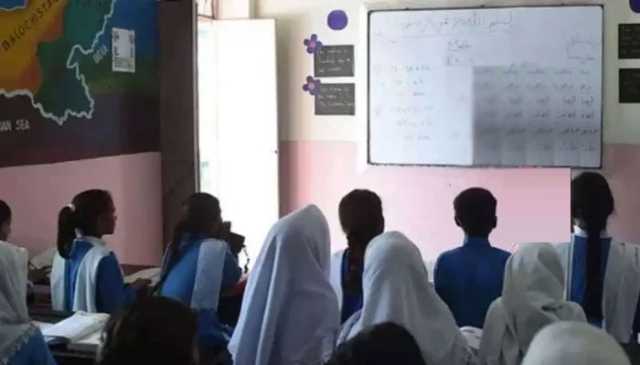 کراچی، مسلسل غیر حاضر 150 سے زائد اساتذہ برطرف