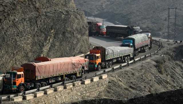 پاکستان کے ذریعے تجارت معطل ہونے سے افغان تاجروں کو سخت مشکلات