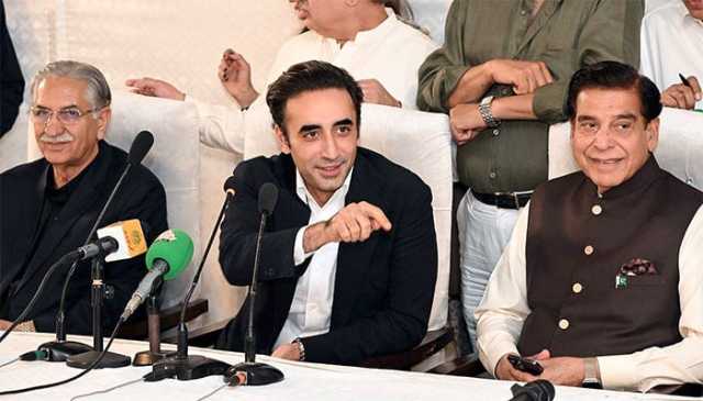 لاہور میں میڈیا ٹاک کے دوران بلاول بھٹو کا چھت پر کھڑی خاتون سے دلچسپ مکالمہ