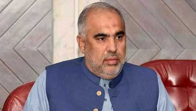 بانی کی کہیں اور منتقلی سے ملک انارکی کی طرف بڑھے گا: اسد قیصر