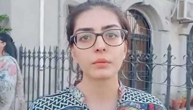 سپریم کورٹ: متنازع ٹویٹ کیس، ایمان مزاری کیخلاف ٹرائل روکنے کا حکم