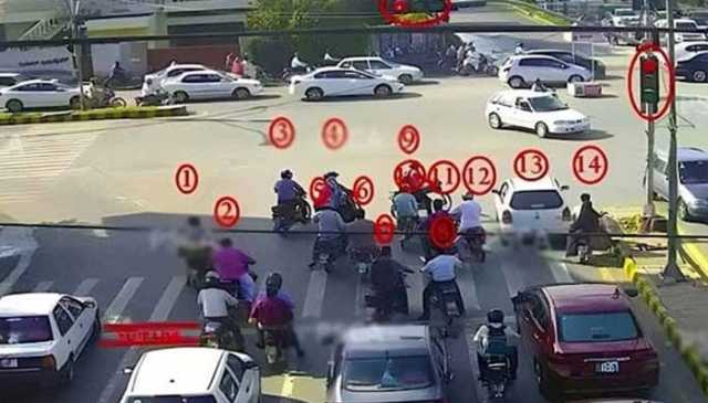 کراچی: ملکی تاریخ میں پہلی بار فضائی ای چالان کا آغاز، 2 گاڑیوں پر بھاری جرمانے عائد