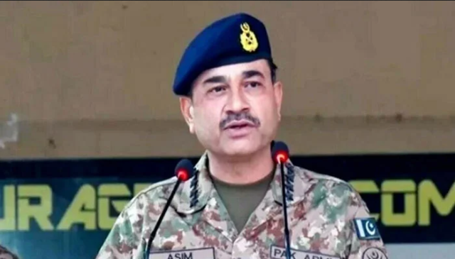 دفاع کرنا جانتے ہیں،بھارتی فوج ہمیں ڈرا دھمکا نہیں سکتی، آرمی چیف
