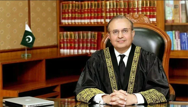 جسٹس منصور علی شاہ کی آئینی بینچ کی مدت میں توسیع کی مخالفت