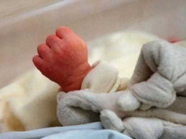 کراچی، اسپتال کے اخراجات ادا کرنے کیلئے بچہ فروخت