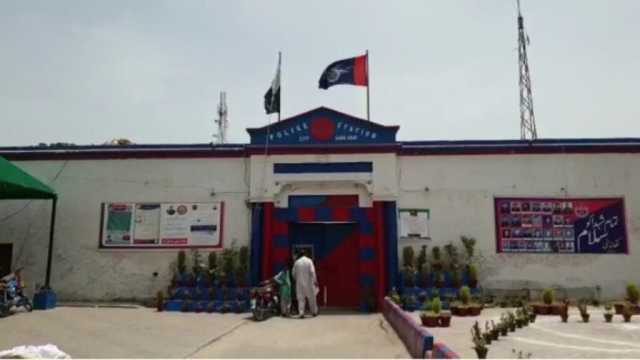 تھانہ عزیزآباد، عمیر عرف ببلو اور جنید کا گٹکا ماوا کھلے عام فروخت