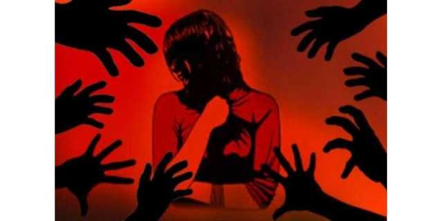 حافظ آباد میں شوہر کے سامنے بیوی کا گینگ ریپ، ملزمان ویڈیو بنا کر بلیک میل بھی کرتے رہے