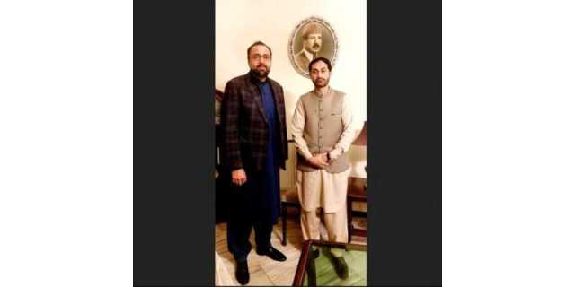 وفاقی وزیر اوورسیز پاکستانیز و ہیومن ریسورس ڈوویلپمنٹ چوہدری سالک حسین پاکستانی ورک فورس کی ایڈجسٹمنٹ کے لیے دنیا بھر کے ایمپلائرز کے ساتھ ہنگامی بنیادوں پر کام کرنے میں مصروف ہیں۔ خواجہ رمیض حسن