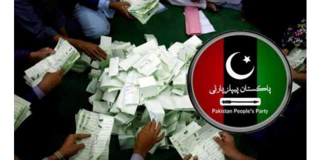 ن لیگ امپائرز کیساتھ ملے بغیر نہیں کھیل سکتی
