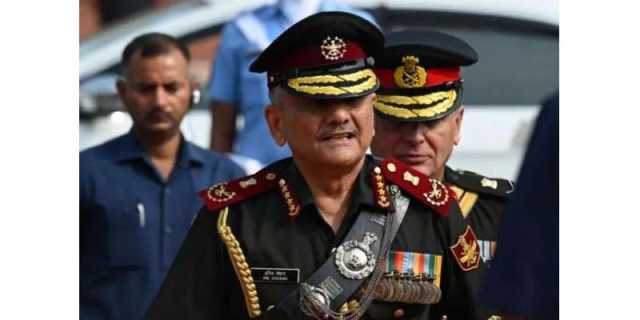 بھارتی افواج کے چیف آف ڈیفنس سٹاف نے پاکستان کی جانب سے طیارے گرائے جانے کی تصدیق کردی