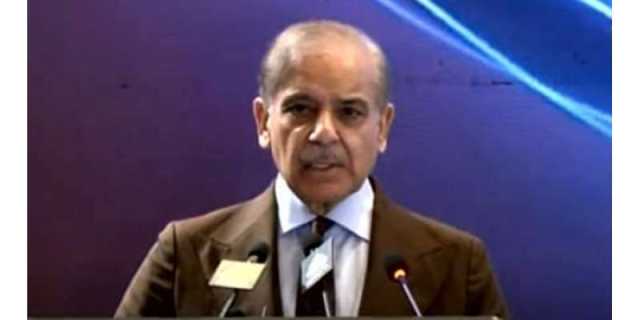 دنیا زراعت میں ترقی کر کے آگے نکل گئی اور ہم قوم کا قیمتی وقت ضائع کرتے رہے. وزیراعظم