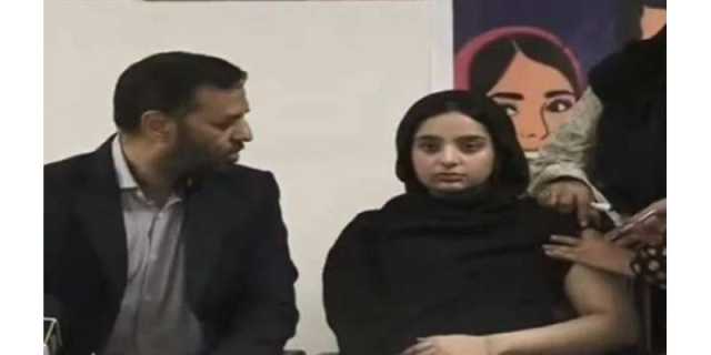 مصطفی کمال نے اپنی بیٹی کو سرویکل کینسر سے بچاؤ کی ویکسین لگوا دی