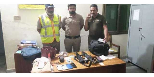موٹروے پولیس ایم 2نے دو اغوا کار گرفتار کر کے فیروز والا سے اغوا مغوی بازیاب کر کے جدید اسلحہ برآمد کر لیا