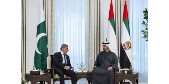 وزیراعظم محمد شہباز شریف کی اپنے یو اے ای کے سرکاری دورے کے دوران متحدہ عرب امارات کے صدر شیخ محمد بن زاید النہیان سے ملاقات