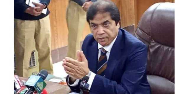وفاقی وزیر ریلوے کا خانیوال سٹیشن پر مسافر پل کا حصہ گرنے کے واقعے کا نوٹس، اعلی سطحی انکوائری کمیٹی قائم کر دی