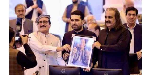 خیبر پختونخوا اسمبلی کے اسپیکر نے رولنگ میں گورنر کے اقدام کو غیرآئینی قرارد ے دیا