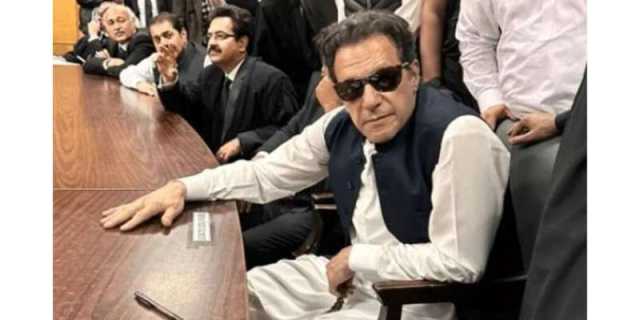 تحریک انصاف اب کھل کر اپوزیشن کرے ورنہ سیاسی قبریں تیار ہوں گی، عمران خان