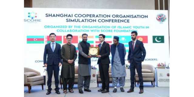 نوجوان اپنے کردار پر سمجھوتہ نہ کریں، صحت کا نظام آبادی کے دباؤ سے لڑکھڑا گیا ہے