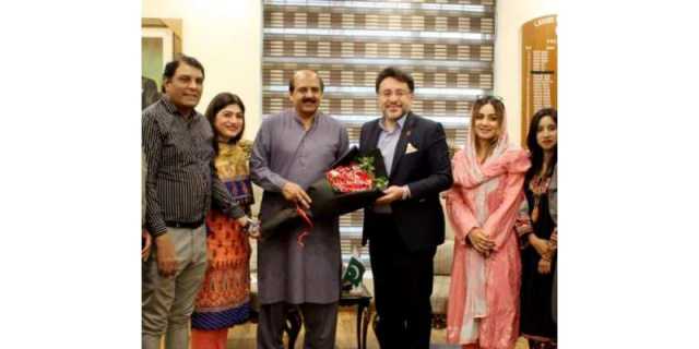 ڈاکٹر عیسیٰ لیبارٹری کے چیئرمین ڈاکٹر فرحان عیسیٰ کا لاہور پریس کلب کا دورہ‘صدر ارشد انصاری نے استقبال کیا