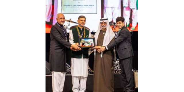 ابوظہبی میں پاکستان کے 78ویں یومِ آزادی کی پرچم کشائی