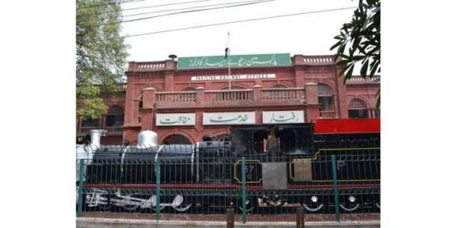 ریلوے نے لاہور میں اپنے ذیلی ادارے کے دفاتر کو تالے لگا دیئے