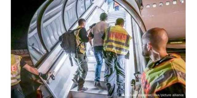 یورپ سے ملک بدر کیے گئے عراقی تارکین وطن کی تلخ واپسی
