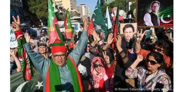 پاکستان میں عمران خان کی رہائی کے لیے پی ٹی آئی کا ملک گیر احتجاج