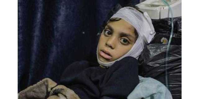 بھوک، ڈرون، دہشت اور موت: غزہ کے ہسپتال میں گزارے 30 منٹ کا احوال