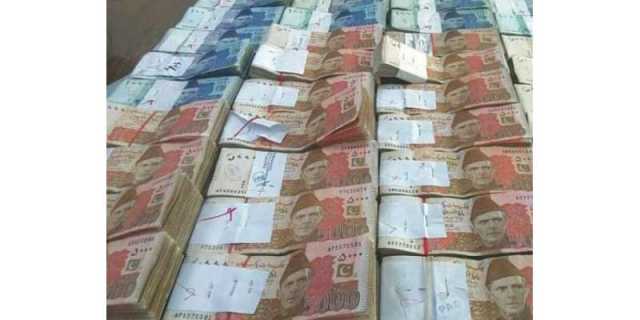 گزشتہ 5 سال میں حکومت کے ذمہ ملکی قرضے میں 28 ہزار ارب روپے سے زائد اضافہ