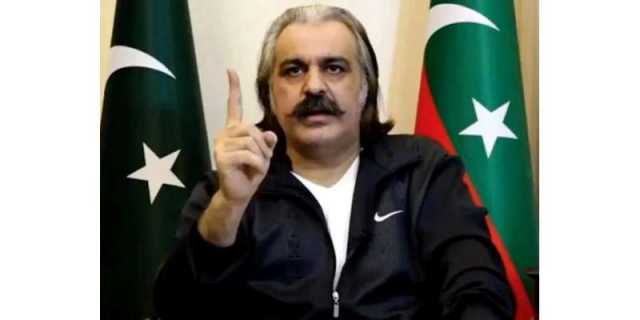 وزیر اعلیٰ خیبر پختونخوا علی امین گنڈاپور کے شراب و اسلحہ برآمدگی کیس میں وارنٹ گرفتاری برقرار