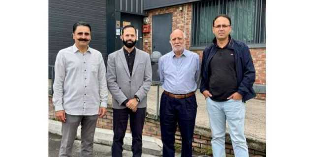 سرپرست اعلٰی پاکستان بزنس فورم یورپ محمد ابراہیم ڈار نے سابق نگران وفاقی وزیر میاں مصباح الرحمن کے اعزاز میں دعوت کا اہتمام کیا