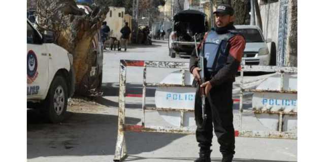 مستونگ میں حالات کشیدہ، مسلح افراد کا سرکاری دفتر اور بینکوں پر حملہ