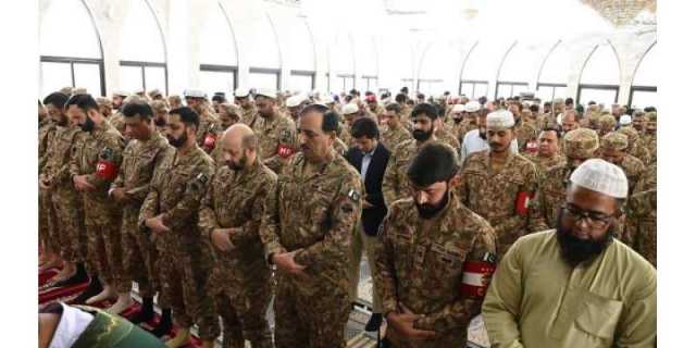 آپریشن بنیان المرصوص کی کامیابی کے حوالے سے صلاۃ الشکر اور اسکے ساتھ ساتھ ننھے عثمان عقیل کی خواہش پر پاک فوج میں بطور کیپٹن کہ ایک دن