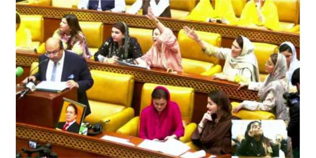 پنجاب کا مالی سال 2025-26ء کا 5335ارب کا بجٹ پیش،تنخواہوں میں 10اور پنشن میں 5اضافہ، اپوزیشن ارکان کی ہنگامہ آرائی، نعرے بازی