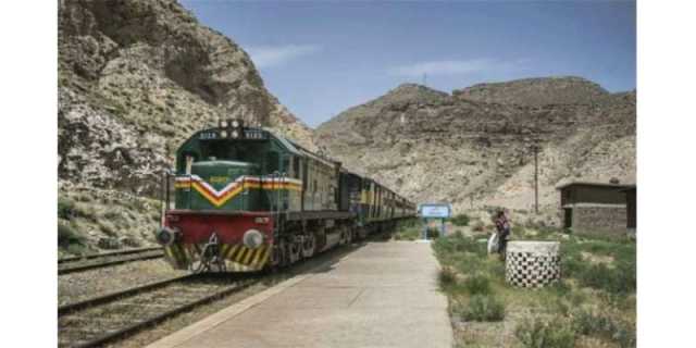 جعفر ایکسپریس میں 380 مسافر سوار تھے، 354 کو بحفاظت نکالا گیا 26 مسافر شہید ہوئے ، قائمہ کمیٹی کو بریفنگ
