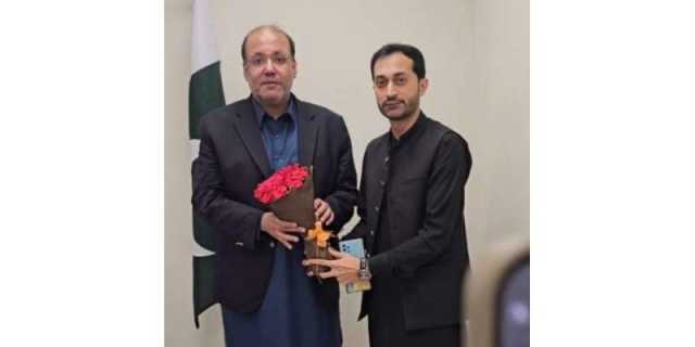 مسلم لیگ ق کے سیکرٹری جنرل پنجاب و صوبائی وزیر چوہدری شافع حسین سے سیکرٹری اطلاعات مسلم لیگ ق سنٹرل پنجاب خواجہ رمیض حسن کی خصوصی ملاقات