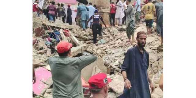 کراچی میں رہائشی عمارت منہدم ہونے کی ابتدائی رپورٹ سامنے آ گئی