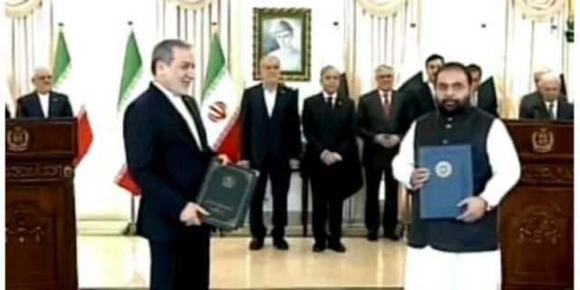 ایرانی صدر کا دورہ؛ پاکستان اور ایران نے تاریخی معاہدوں پر دستخط کردیئے