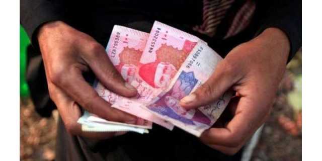 حکومتی وزیر کا ملک میں مہنگائی 9 سال کی کم ترین سطح پر آ جانے کا دعوٰی