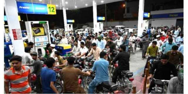 ملک میں پیٹرولیم مصنوعات کے ذخائر وافر اور طلب پوری کرنے کیلئے کافی ہیں