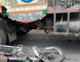 کراچی: ٹینکر کی موٹرسائیکل کو ٹکر، حاملہ خاتون شوہر سمیت جاں بحق، پیدا ہونے والا نومولود بھی چل بسا