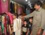عیدالفطر پر نئے جوڑے سلوانے سے محروم افراد نے تیار کپڑوں کی خریداری شروع کردی